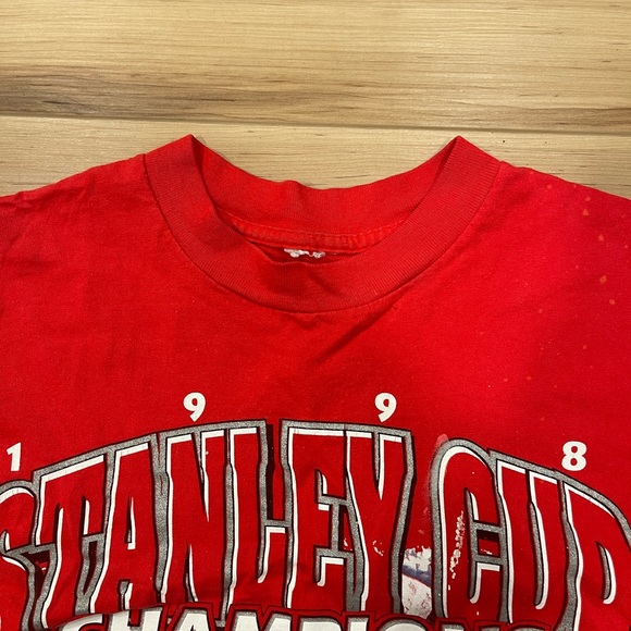red wings stanley cup tshirt - Picture 3 of 4